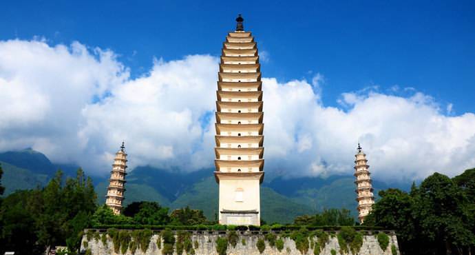 The Three Pagodas of the Chongsheng Temple